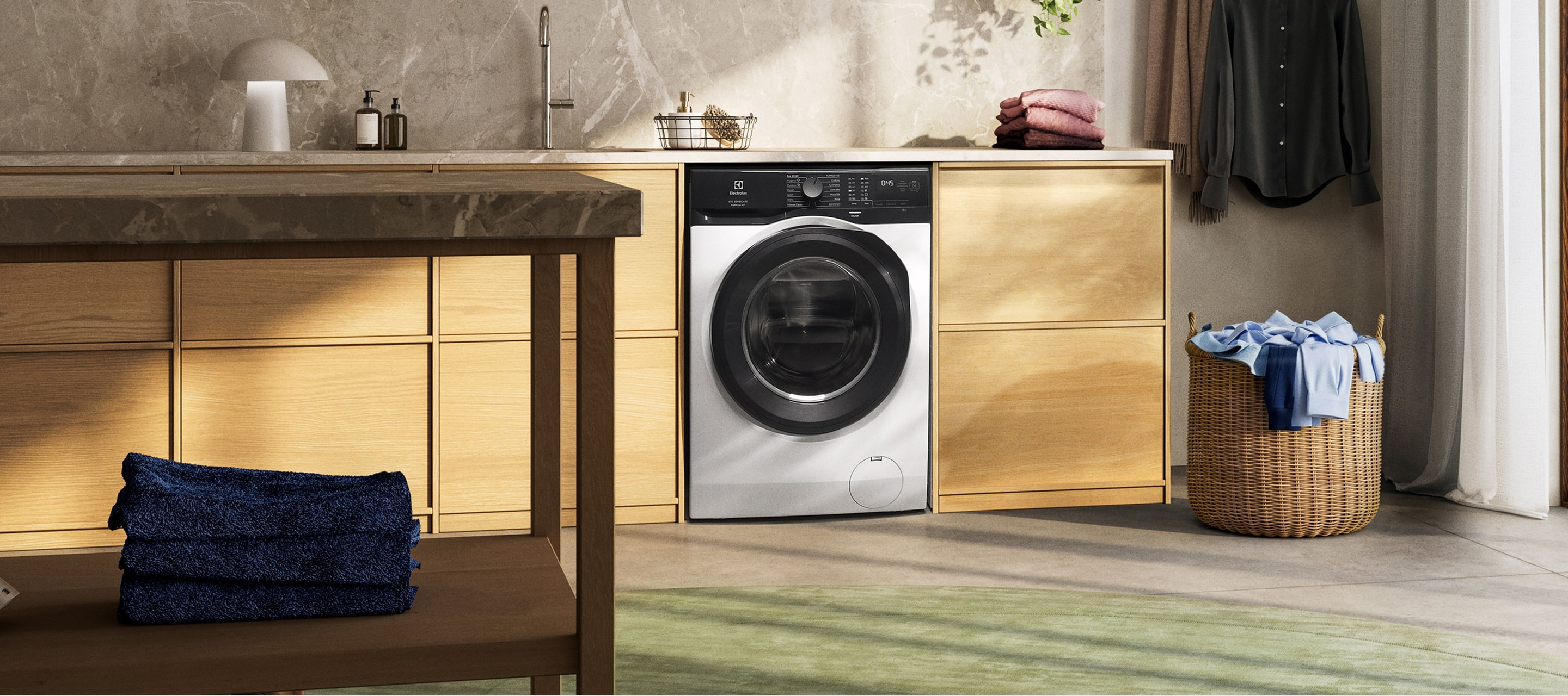 Electrolux práčka v modernej práčovni.